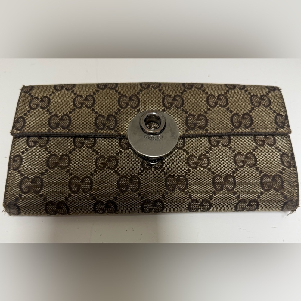 Gucci wallet